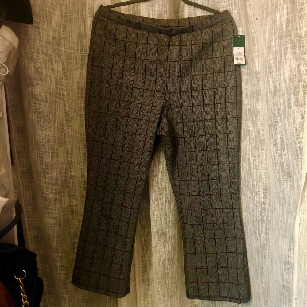 *SALE* NEW Target Brand Cropped Pants *FREE TOP*